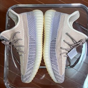 Yeezy 350v2 grey pearl